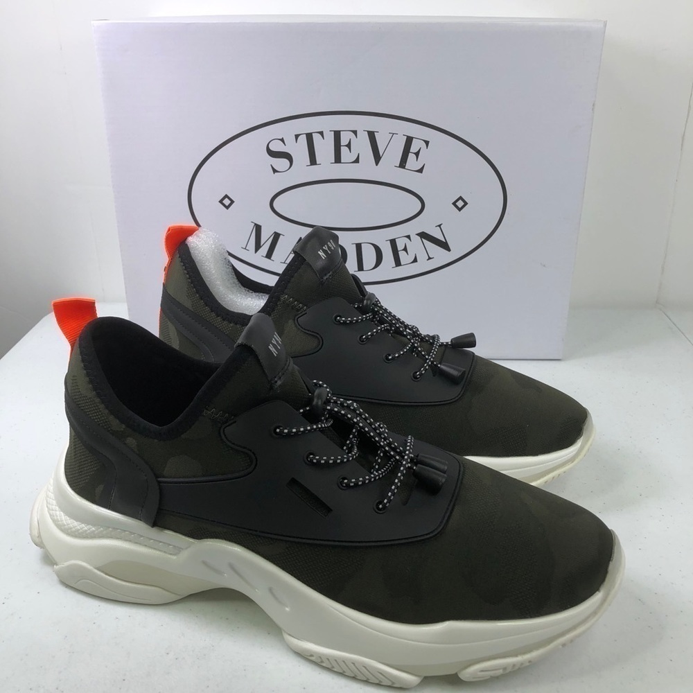 STEVE Madden Impact Camoflage Mesh Fashion Sneaker